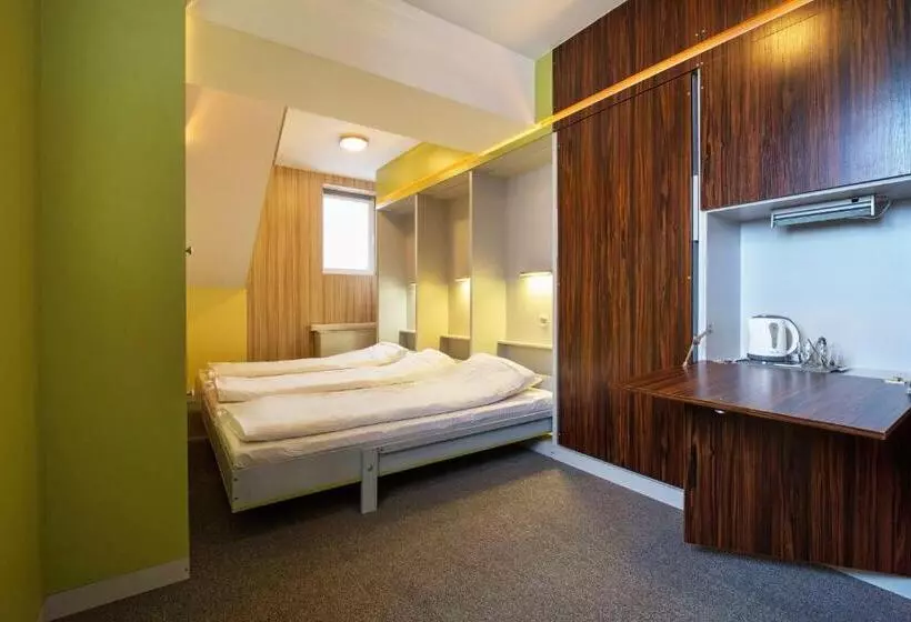 ユースホステル Elemels Planet