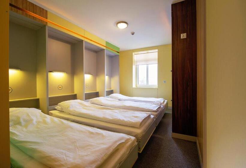 הוסטל Elemels Planet