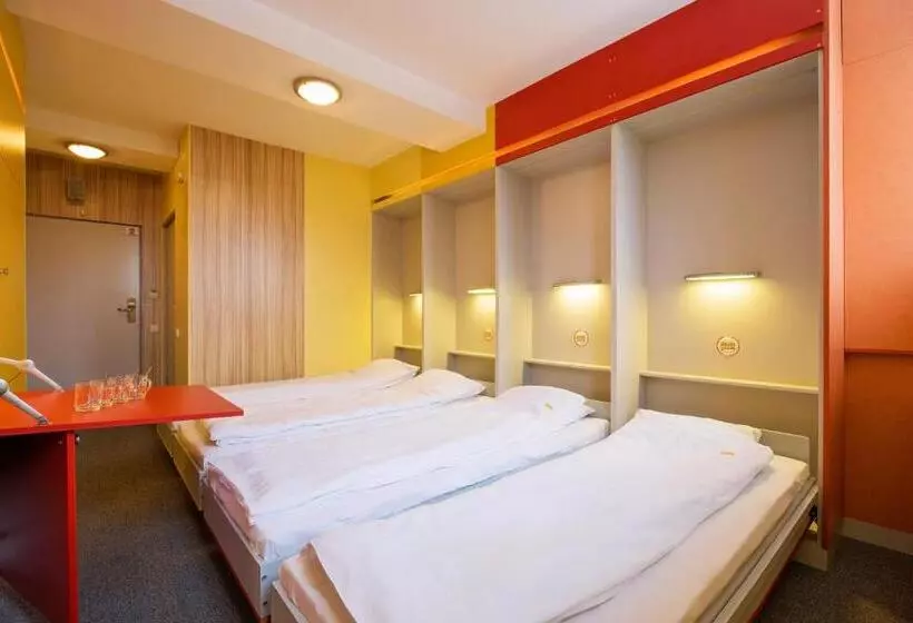 ユースホステル Elemels Planet