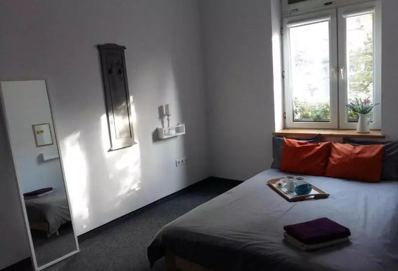 هاستل Master Corner Apartment