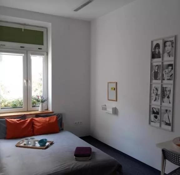 هاستل Master Corner Apartment
