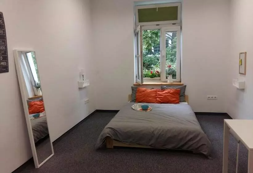 هاستل Master Corner Apartment