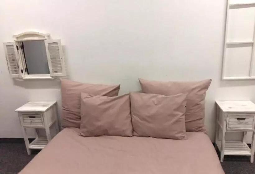 هاستل Master Corner Apartment