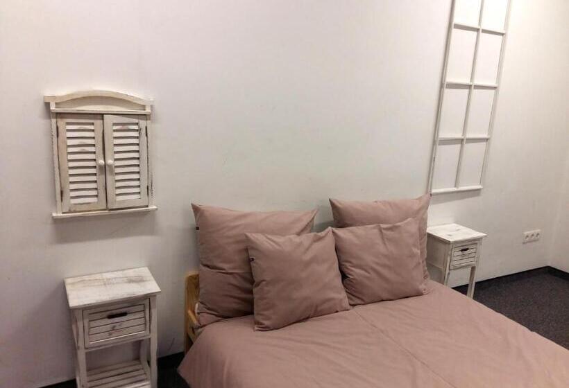 הוסטל Master Corner Apartment