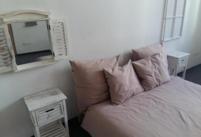 הוסטל Master Corner Apartment