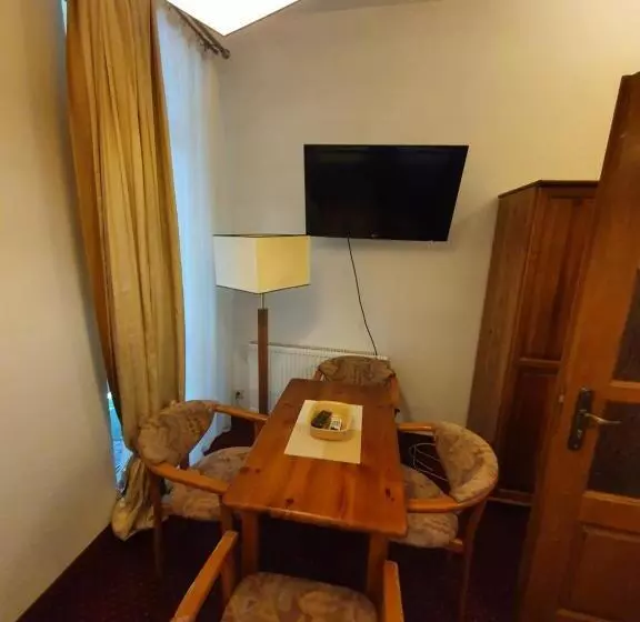 ユースホステル Polak