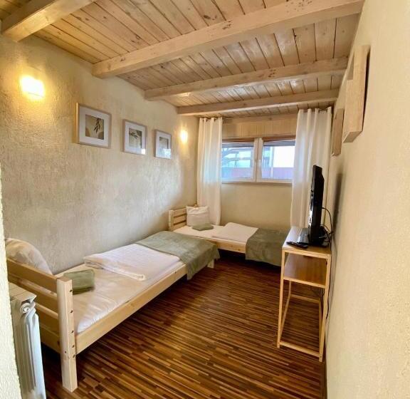 호스텔 Zajazd Boryna