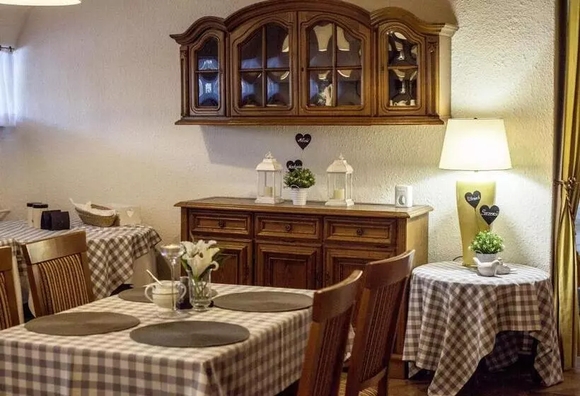 Retkeilymaja Zajazd Boryna