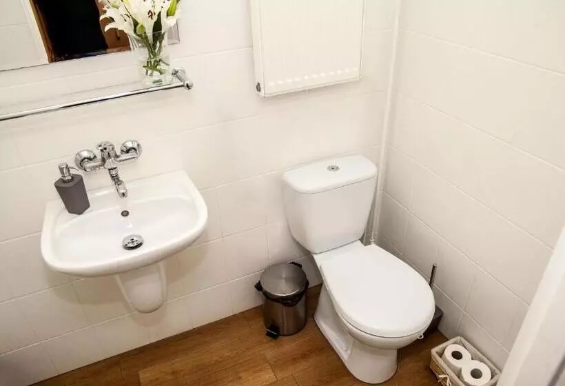 Retkeilymaja Zajazd Boryna