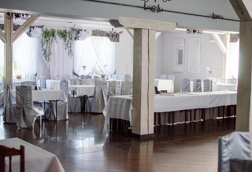 호스텔 Zajazd Pod Gwiazdami