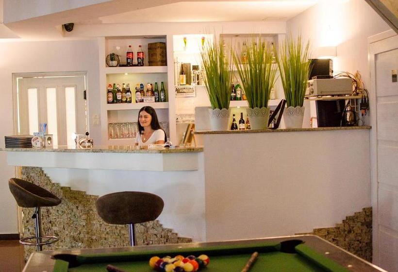 호스텔 Zajazd Pod Gwiazdami