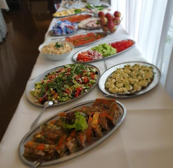 호스텔 Zajazd Pod Gwiazdami