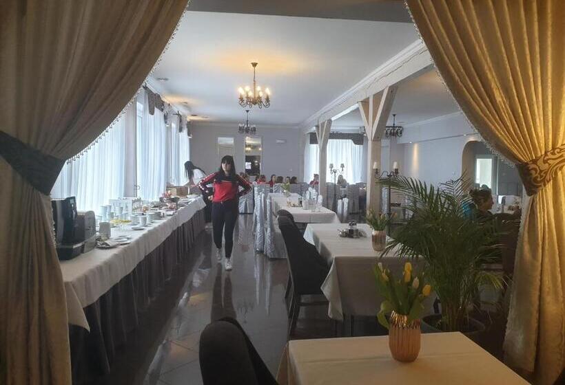 호스텔 Zajazd Pod Gwiazdami