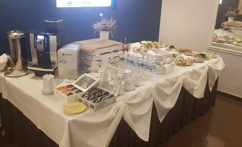 호스텔 Zajazd Pod Gwiazdami