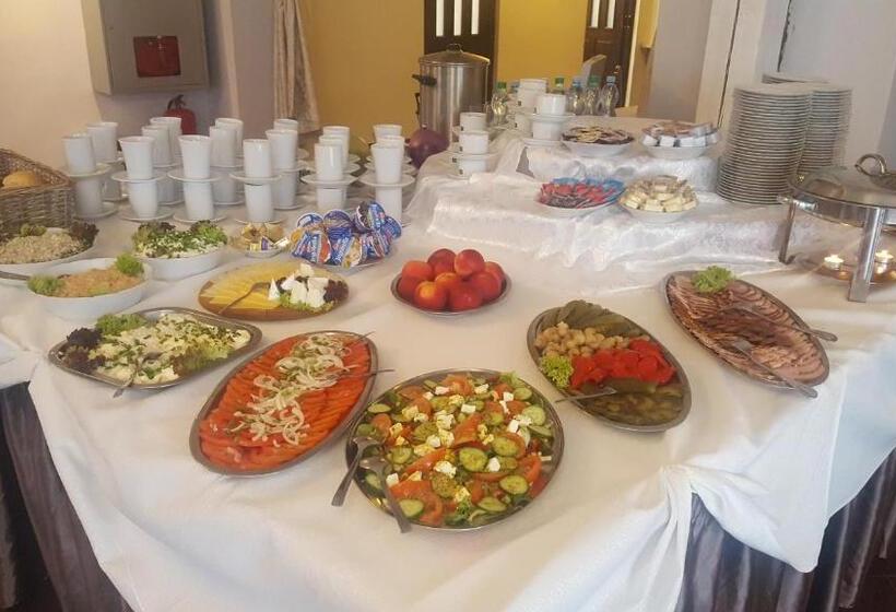 호스텔 Zajazd Pod Gwiazdami