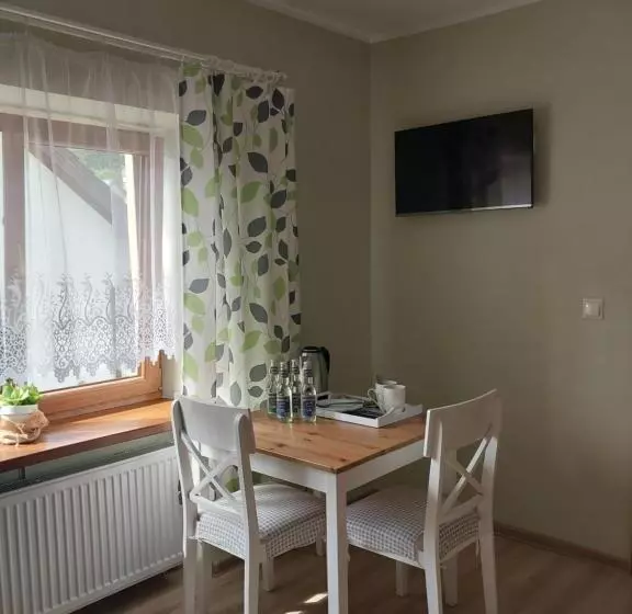 تختخواب و صبحانه Jaśminowe Ogrody