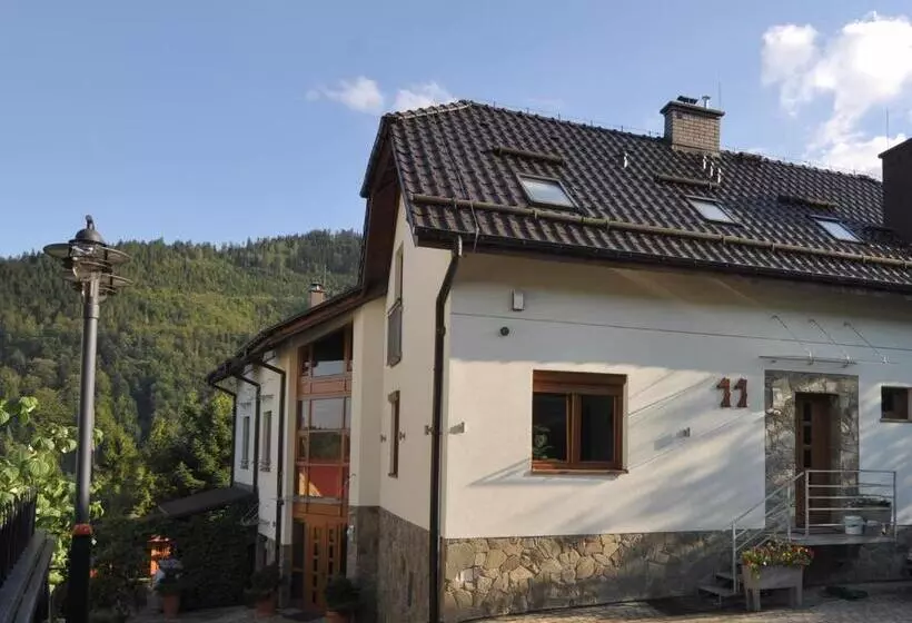 تختخواب و صبحانه Jaśminowe Ogrody