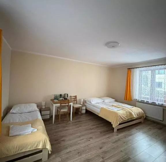 تختخواب و صبحانه Jaśminowe Ogrody