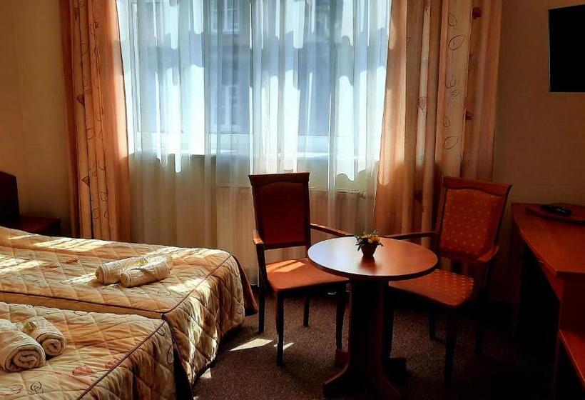 Bed and Breakfast Nasz Klub   Pokoje Gościnne