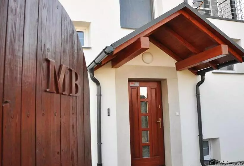 تختخواب و صبحانه Villa Mb