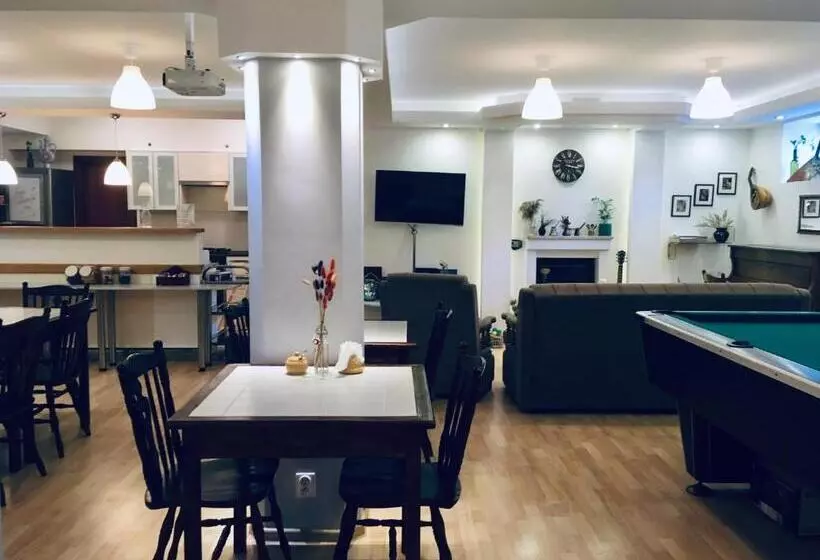 تختخواب و صبحانه Villa Mb