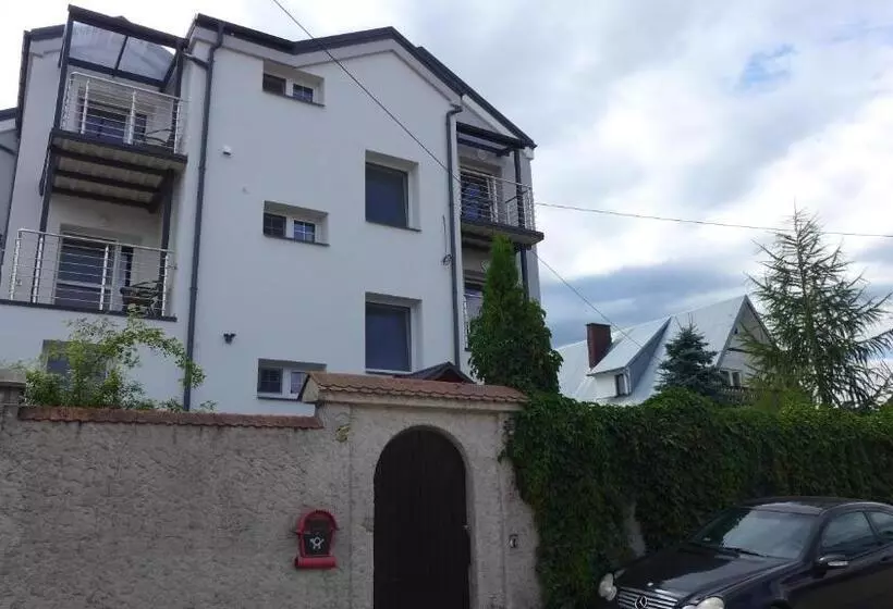 تختخواب و صبحانه Villa Mb