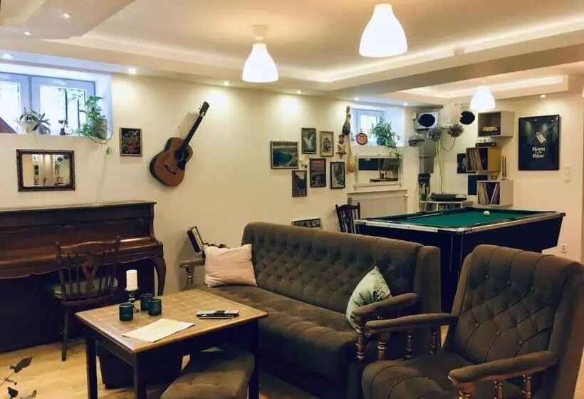 تختخواب و صبحانه Villa Mb