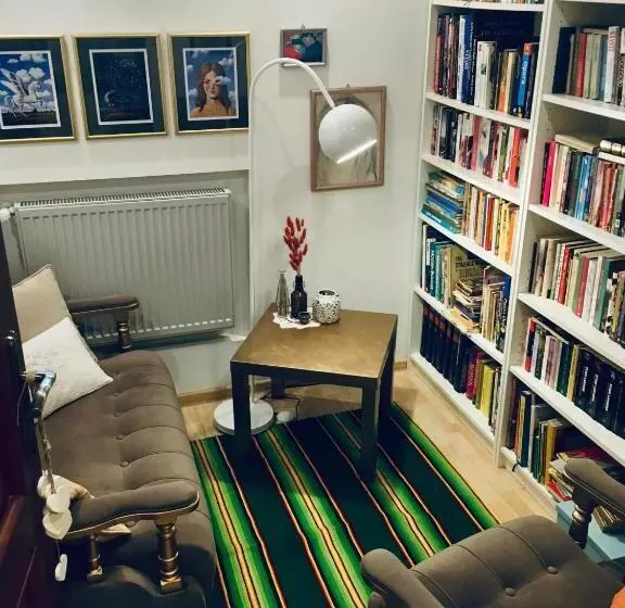تختخواب و صبحانه Villa Mb