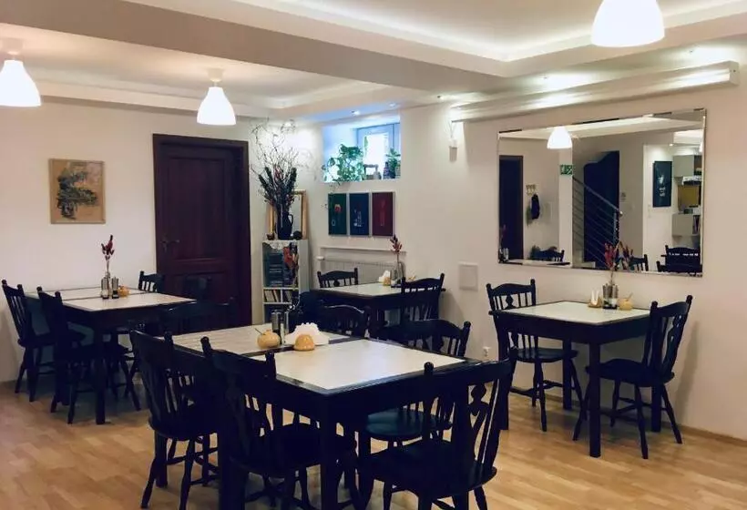 تختخواب و صبحانه Villa Mb