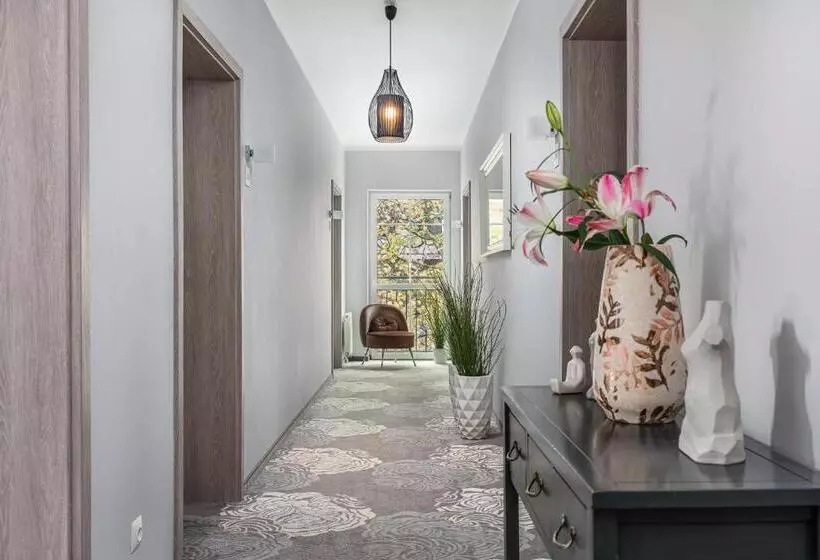 Aamiaismajoitus (B&B) Willa 777 Krasickiego