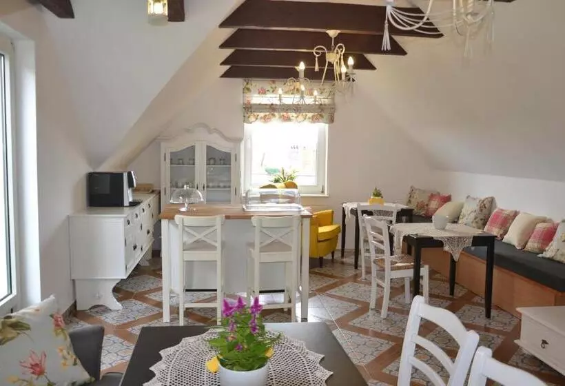 Aamiaismajoitus (B&B) Willa Helena