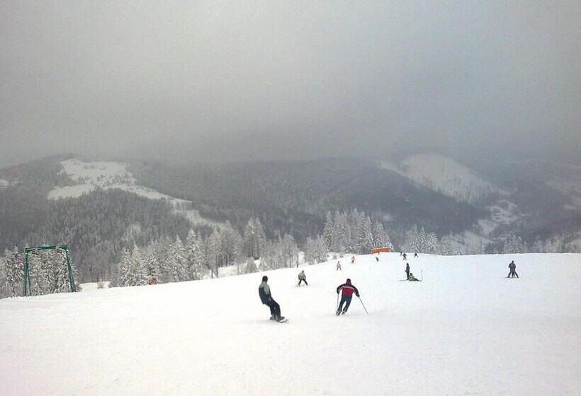 Отель Pałac Bażantarnia