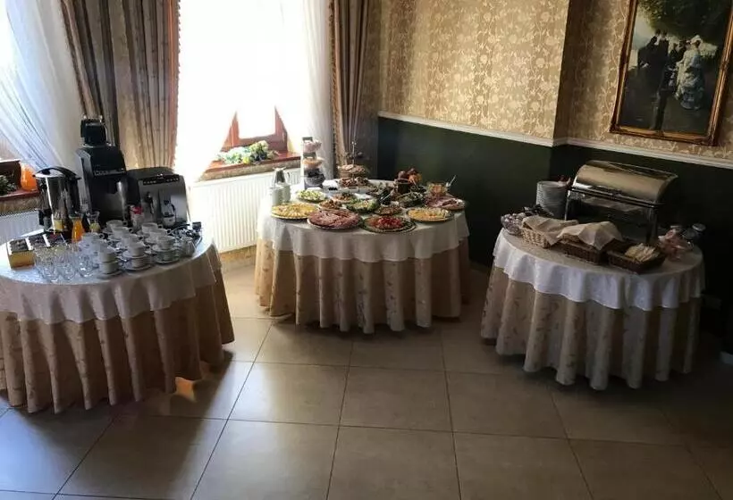 Hotelli Restauracja Willa Radwan