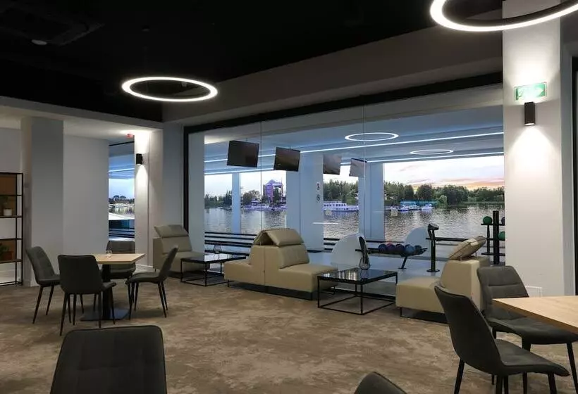 ホテル Robert's Port