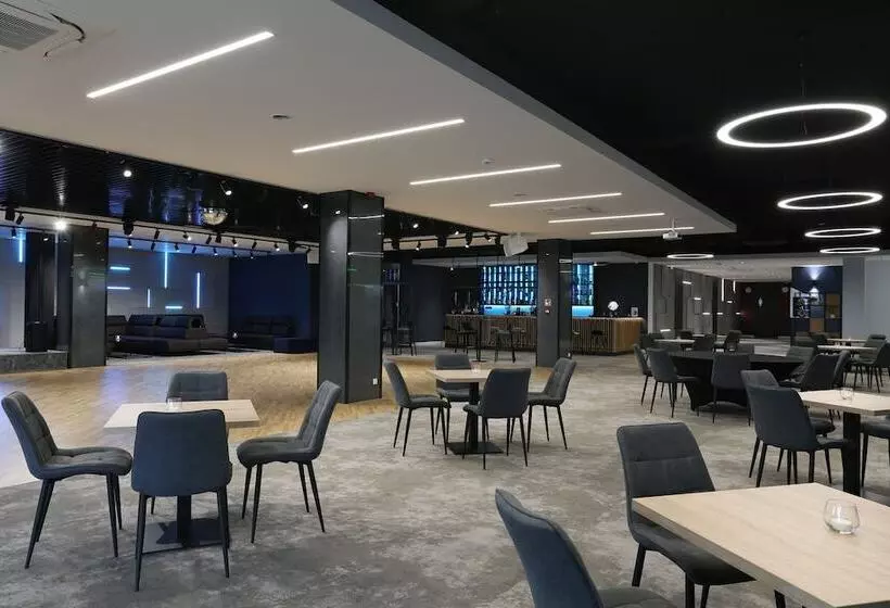 ホテル Robert's Port