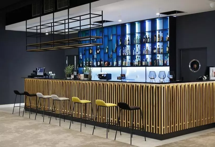 ホテル Robert's Port