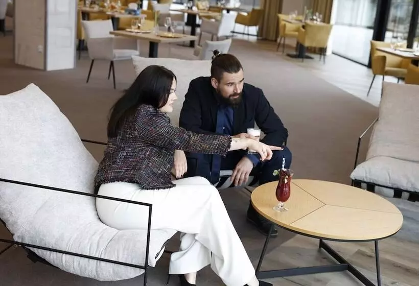 ホテル Robert's Port