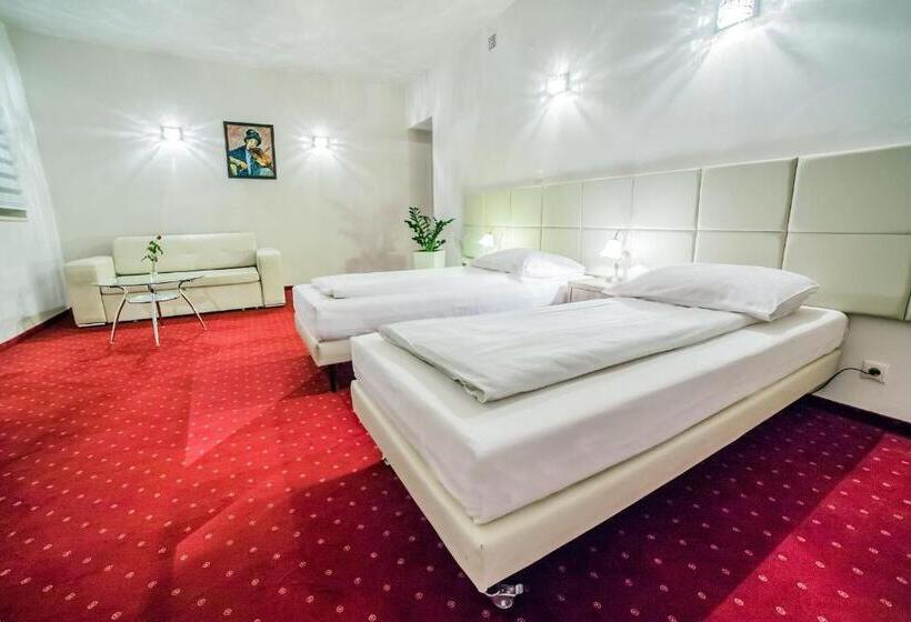 בית מלון כפרי Tm