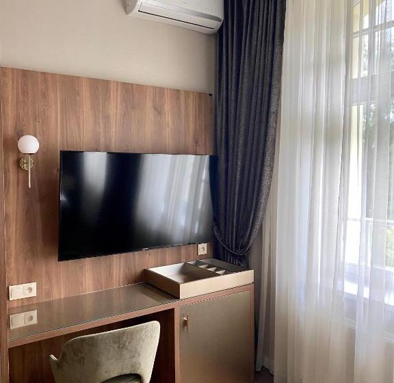 Pensjonat   Restauracja żółty Domek