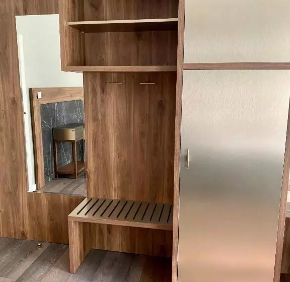 Pensjonat   Restauracja żółty Domek