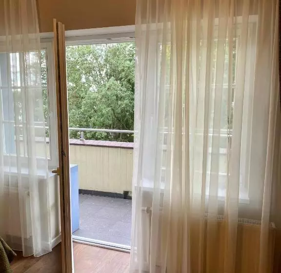 Pensjonat   Restauracja żółty Domek