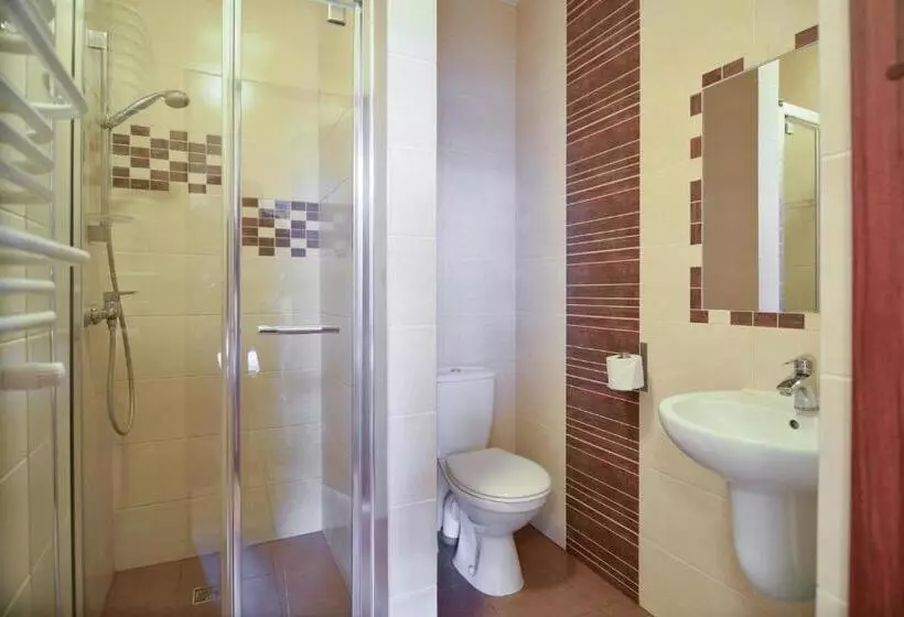 リゾートホテル Dom Turysty Pttk W Bielsku   Białej