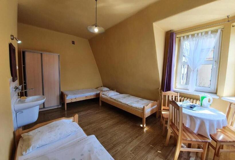 Resort Dom Turysty Pttk W Bielsku Białej