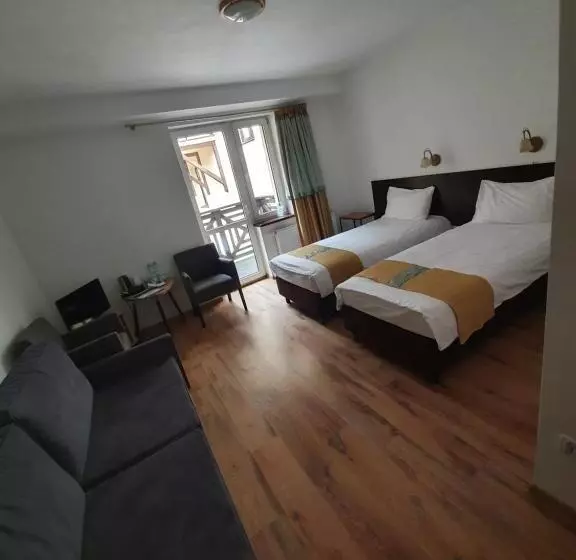 Lomakeskus Przystanek Tleń