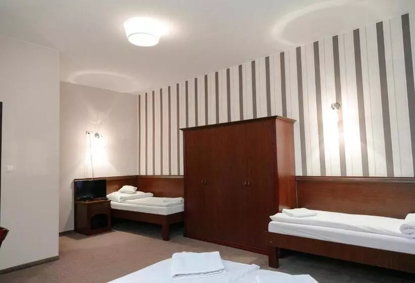 Rynek 6 Retro Pub & Hostel