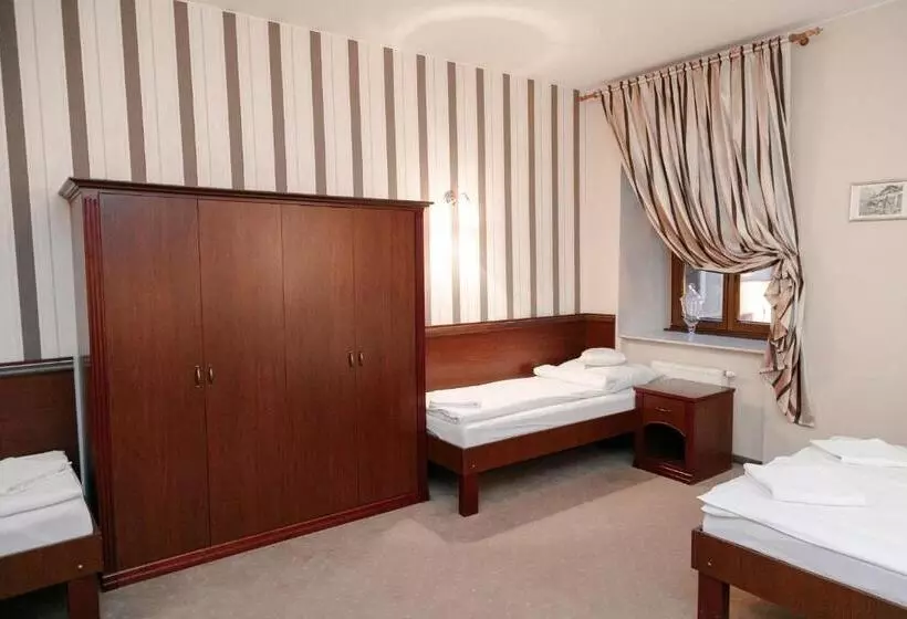 Rynek 6 Retro Pub & Hostel