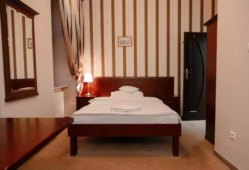 Rynek 6 Retro Pub & Hostel