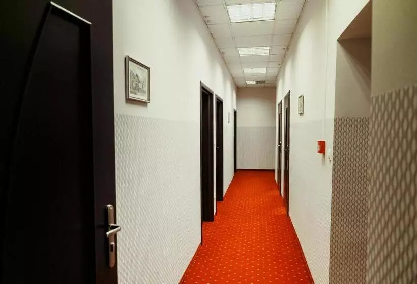 Rynek 6 Retro Pub & Hostel