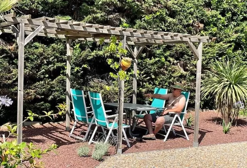 Aamiaismajoitus (B&B) L Oustaloise