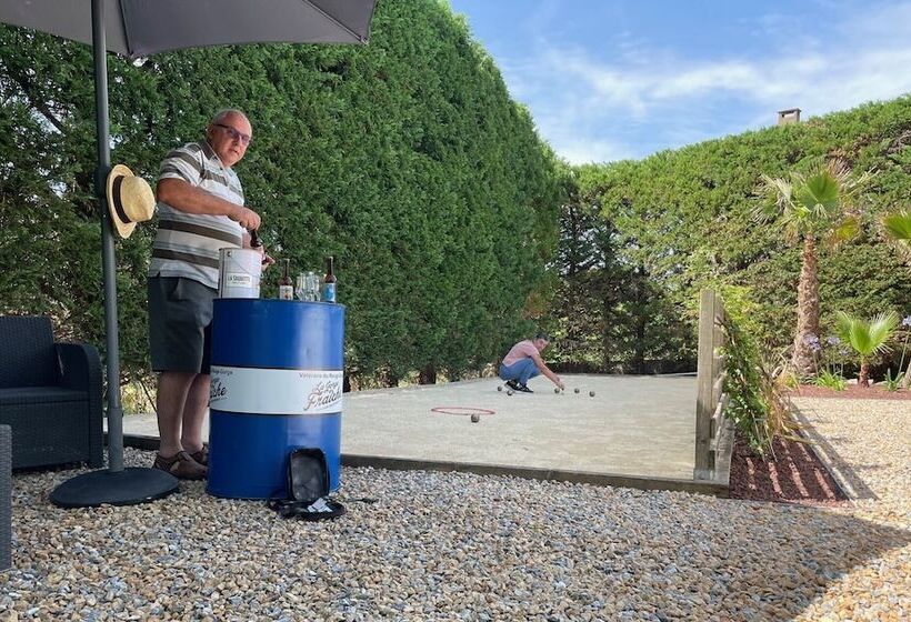 住宿加早餐  L Oustaloise